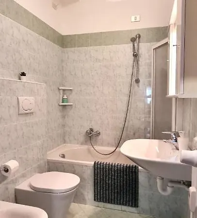 Гостевой дом Tree Industrial Бергамо